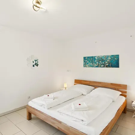 Lejlighed Grosszuegiges Fuer 6 Nahe Frankfurt, Balkon, Grosse Kueche, Parkplatz
