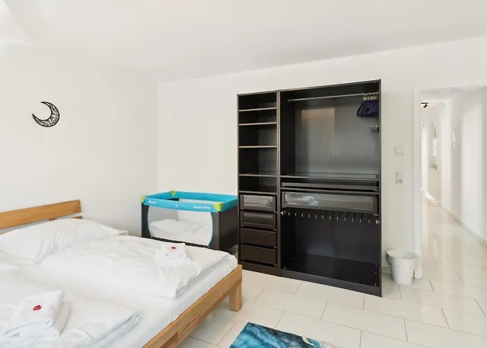 Grosszuegiges Fuer 6 Nahe Frankfurt, Balkon, Grosse Kueche, Parkplatz Appartamento Karben